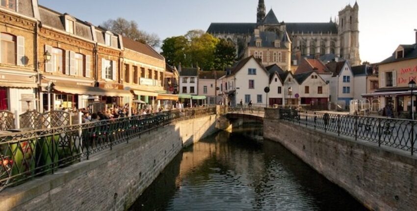 Amiens Glisy : Privatjet mieten