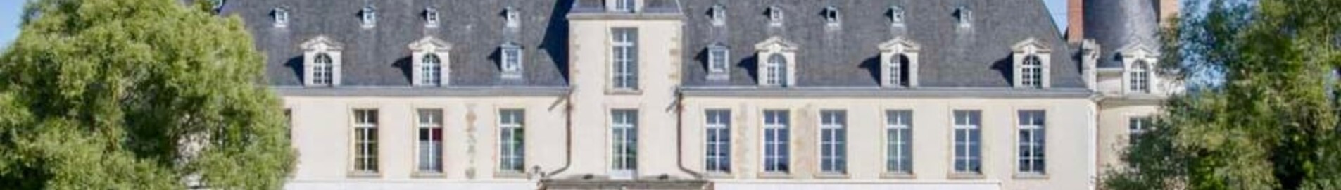Mieten Sie einen Hubschrauber für das Château D’Augerville in der Nähe von Fontainebleau