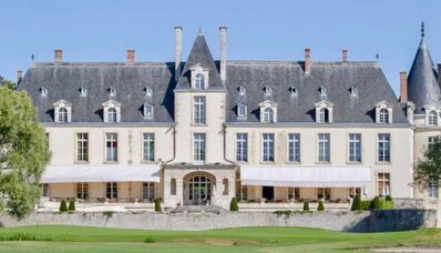 Mieten Sie einen Hubschrauber für das Château D’Augerville in der Nähe von Fontainebleau
