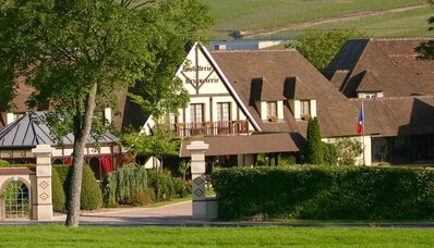 Hostellerie La Briqueterie Epernay Champagne Gourmet-Eskapade per Hubschrauber