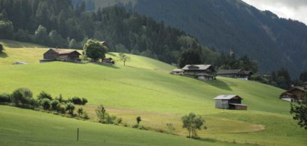 Privatjet und Hubschrauber mieten nach Gstaad-Saanen