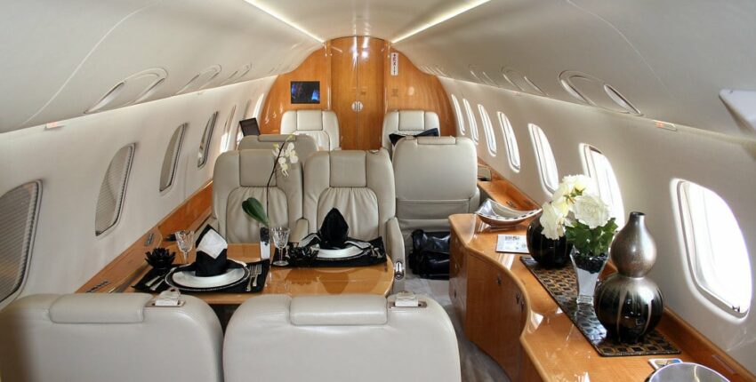 LE LEGACY 135 : location jet privé, intérieur luxueux