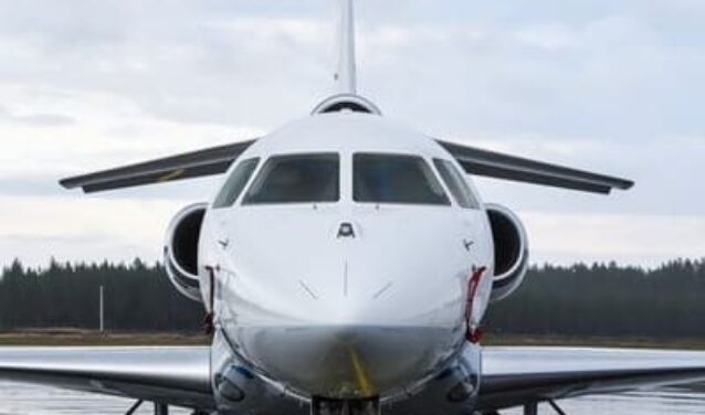 Falcon 7X sur la piste