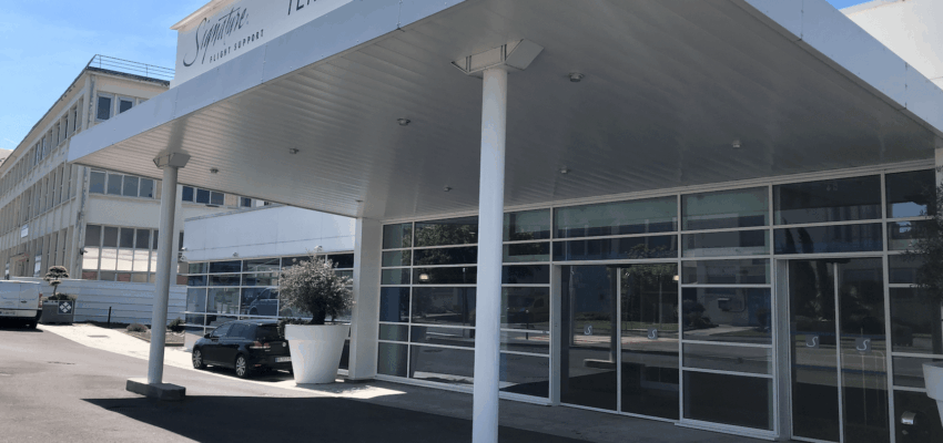 Terminal 3 Paris Le Bourget, entrée moderne.