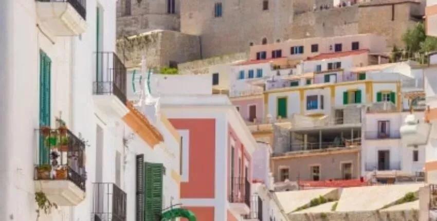 Ibiza: Mieten eines Privatjets