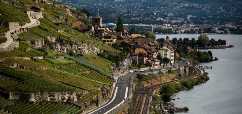 location de jet privé : Route du vignoble au bord du lac
