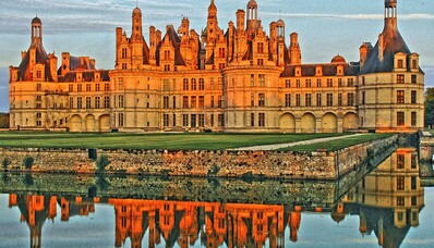 Die Schlösser der Loire aus dem Hubschrauber