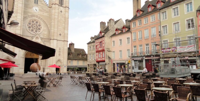 Chalon-Champforgeuil: Privatjet mieten 