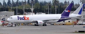 BOEING 767-300F: Frachtflugzeug mieten