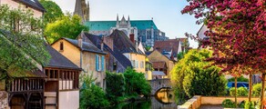 Privatjet und Hubschrauber mieten nach Chartres-Champhol
