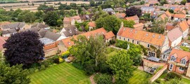 Wyton Huntington: Privatjet mieten 