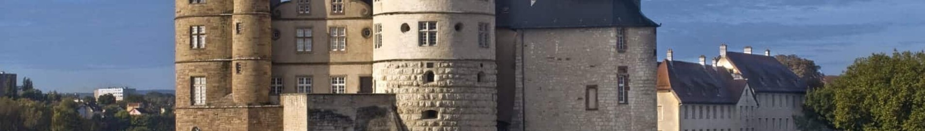 Montbeliard Courcelles: Privatjet mieten 