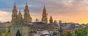 Santiago de Compostela : Privatjet und Helikopter mieten 