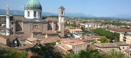 Reggio Di Calabria: Privatjet mieten 