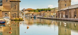 Crotone: Privatjet mieten 