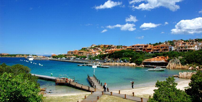 Privatjet und Hubschrauber in Porto Cervo mieten
