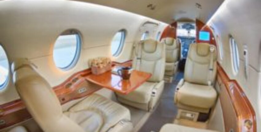 Location jet privé : intérieur luxueux du BEechjet 400.