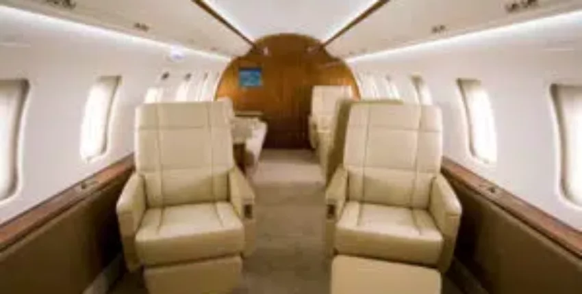 <!-- location de jet privé : Intérieur luxueux du CHALLENGER 605 -->
