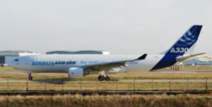 AIRBUS A330-200F: Frachtflugzeug mieten