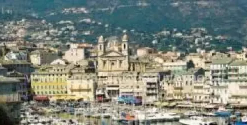 Jet privé à Bastia-Poretta, vue panoramique.