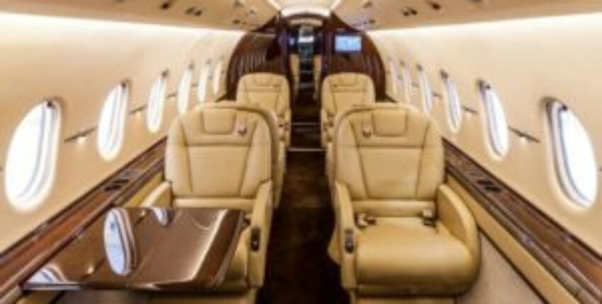 Location de jet privé : intérieur d'un HAWKER 4000 luxueux.