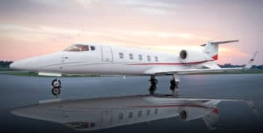 **Alternative Balise :**
Location jet privé : LEARJET 60 au coucher du soleil.