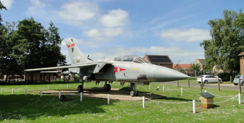 Privatjet am Flughafen Coningsby mieten