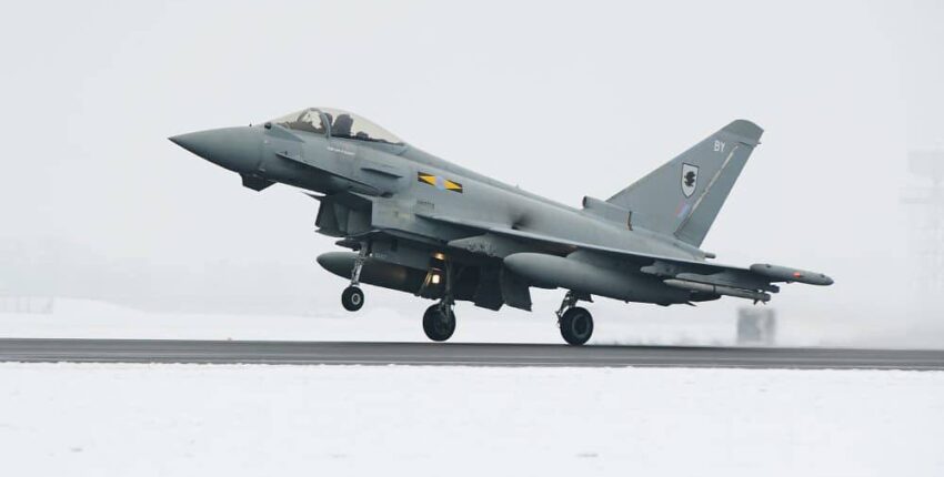 Privatjet am Flughafen Coningsby mieten