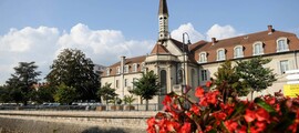 Pontivy: Privatjet mieten 