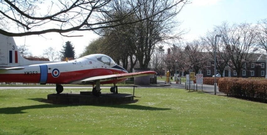 Privatjets auf dem Luftwaffenstützpunkt Cranwell mieten