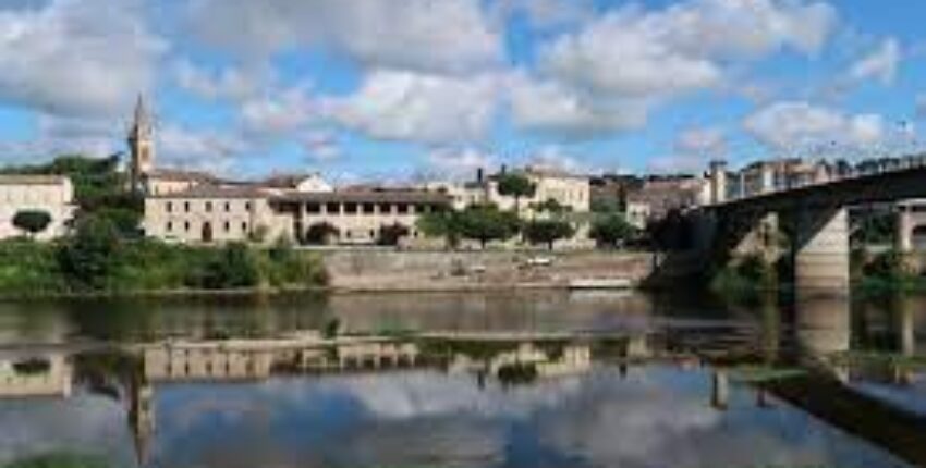 Privatjets in Sainte-Foy-la-Grande mieten