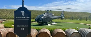 Hubschrauberrundflug über die großen Weinberge Italiens