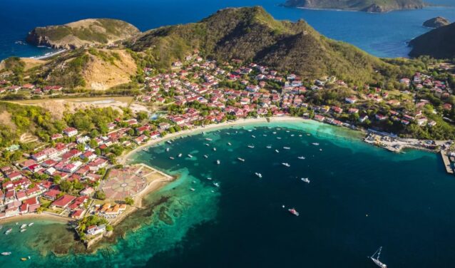 Fort-de-France - Les Saintes: Transfer mit dem Hubschrauber